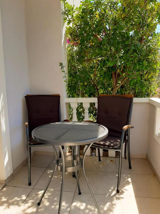 Apartments Stokic Rab Town Buitenkant foto