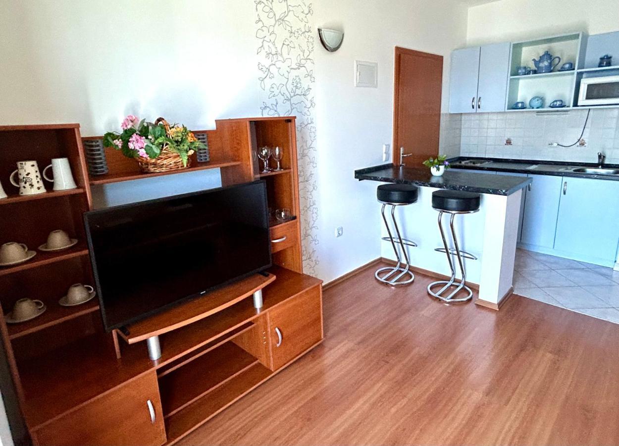Apartments Stokic Rab Town Buitenkant foto